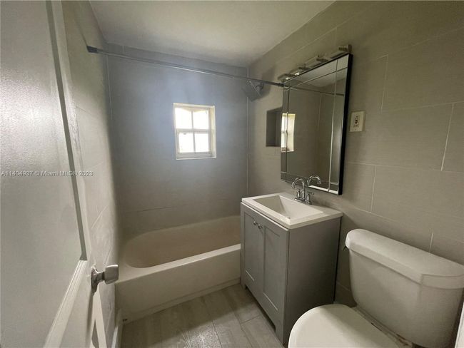 APT-4 - 4017 Sw 24 Th St, Condo with 2 bedrooms, 1 bathrooms and null parking in West Park FL | Image 4