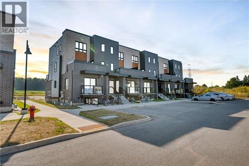 11-235 Chapel Hill Dr, Kitchener, ON, N2R0S4 | Card Image