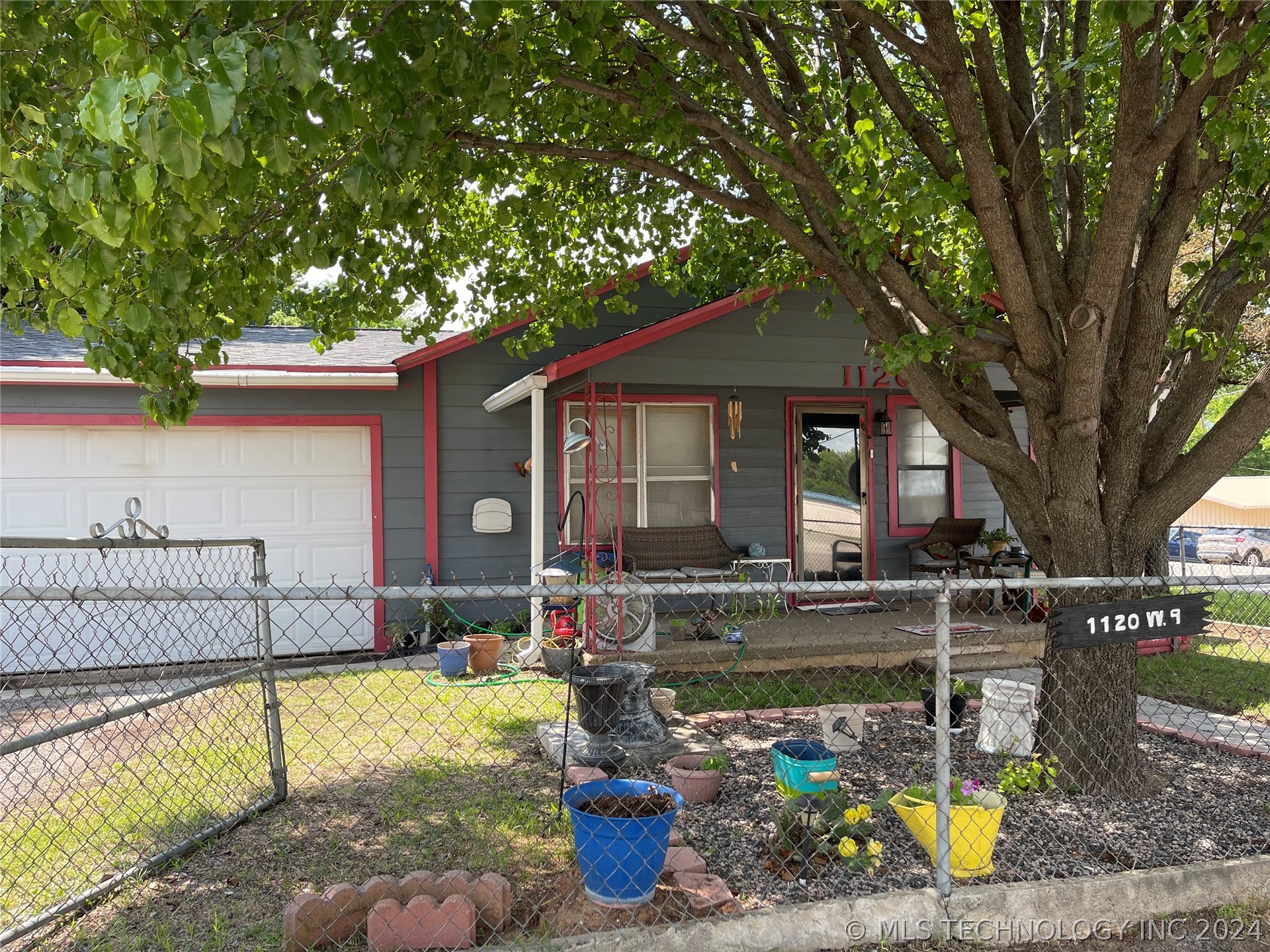 9th St, Sulphur, OK 73086