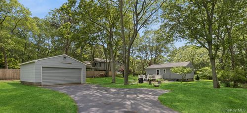 28 The Trl, Hampton Bays, NY, 11946-1937 | Card Image