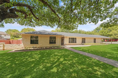 223 N Crest St, Lancaster, TX, 75146-2355 | Card Image