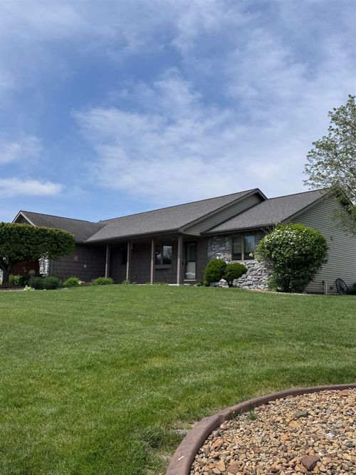 331 N Lincoln Park, Warsaw, IN, 46582-7137 | Card Image
