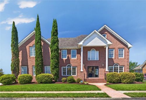 1322 Club House Dr, Chesapeake, VA, 23322-8073 | Card Image