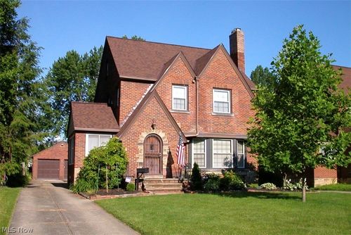 260 E 214th St, Euclid, OH, 44123-1742 | Card Image