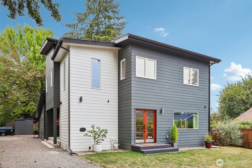 10030 37th Ave Sw, Seattle, WA, 98146-3612 | Card Image