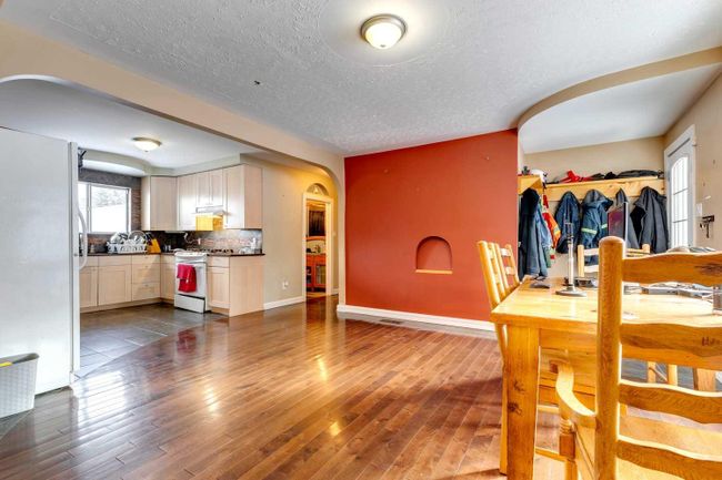 1116 37 Street Se, Home with 2 bedrooms, 1 bathrooms and 2 parking in Calgary AB | Image 4