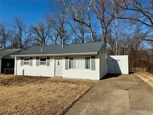 8307 Edna Ave, Saint Louis, MO, 63135-3121 | Card Image