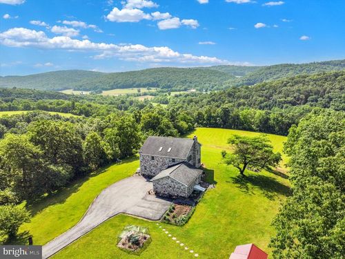 300 Hollow Rd, Newport, PA, 17074-7338 | Card Image