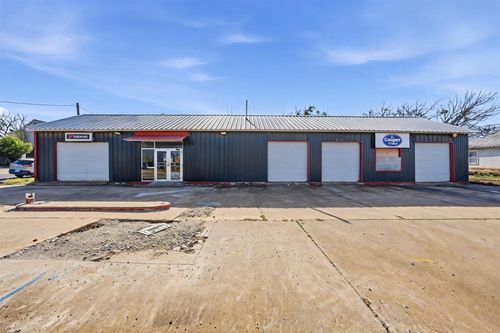 212 E Main St, Gatesville, TX, 76528-1311 | Card Image