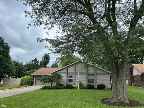 453 Greenacres Dr, Crawfordsville, IN, 47933-2032 | Card Image