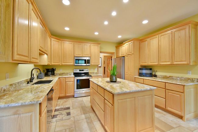 Well equiped Kitchen | Image 10