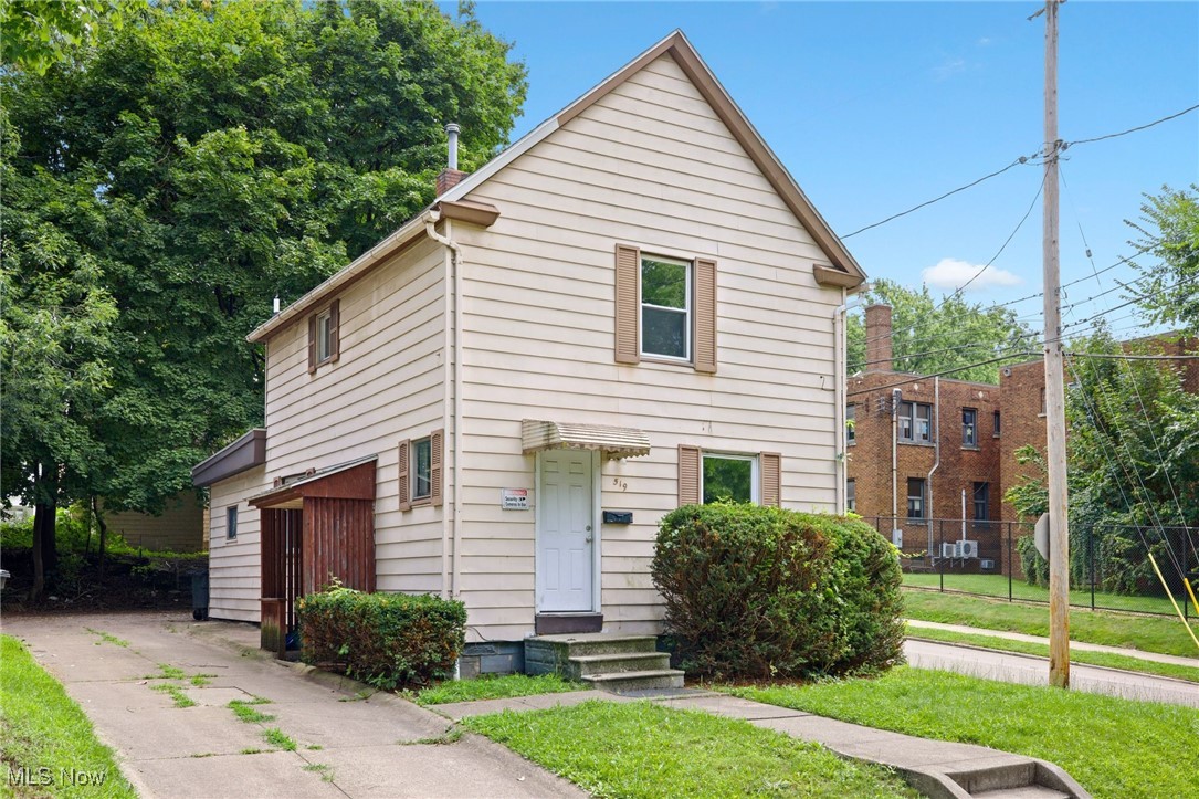 Sherman St, Akron, OH 44311