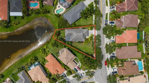 649 Willow Bend Rd, Weston, FL, 33327-1829 | Card Image