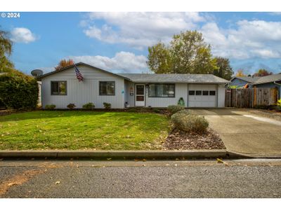 329 Char St, House other with 3 bedrooms, 1 bathrooms and 1 parking in Roseburg OR | Image 1