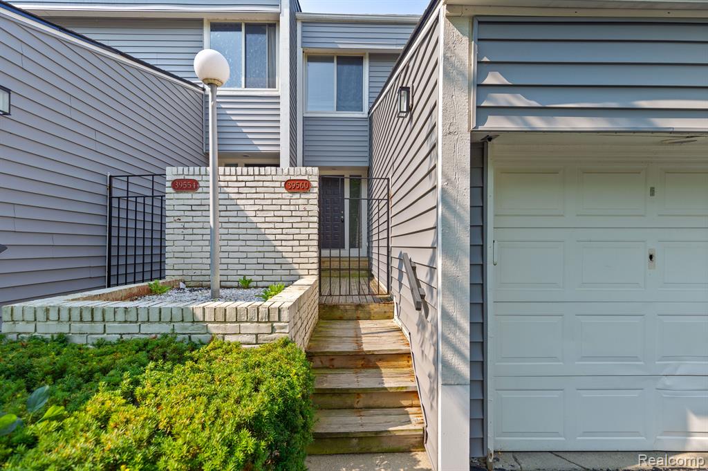 Kartar Ln, Novi, MI 48375