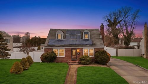 212 Bergen Ct, Copiague, NY, 11726-4804 | Card Image