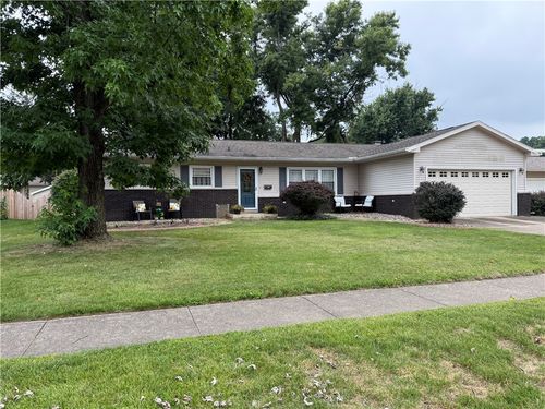1018 Westgate Dr, Charleston, IL, 61920-3166 | Card Image