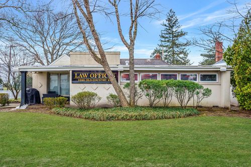 1048 Old Country Rd, Westbury, NY, 11590-5618 | Card Image