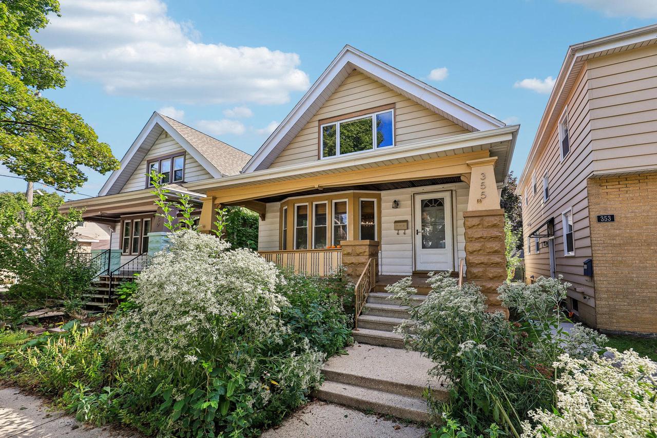 Montana St, Milwaukee, WI 53207