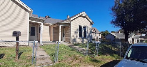 1517-1515-1517 Felix St, Saint Joseph, MO, 64501-2918 | Card Image
