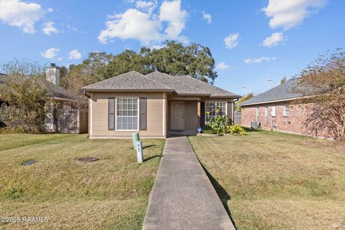 600 Carriage Light Loop, Youngsville, LA, 70592-5244 | Card Image