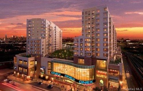 ph2k-40 College Point Blvd, Flushing, NY, 11354-5115 | Card Image