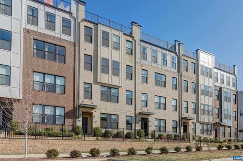 a-915 Salamander St, CHARLOTTESVILLE, VA, 22911-8215 | Card Image