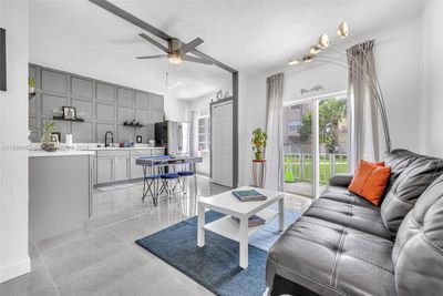 112-C - 1967 S Ocean Blvd, Condo with 2 bedrooms, 1 bathrooms and null parking in Lauderdale By The Sea FL | Image 3