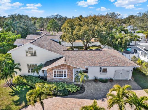 504 Fairview Rd, BELLEAIR, FL, 33756-2025 | Card Image