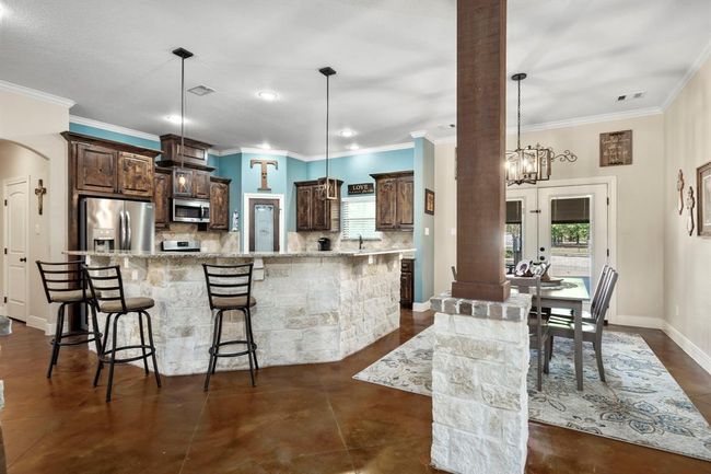 20585 Highway 146 N, Home with 3 bedrooms, 3 bathrooms and 3 parking in Liberty TX | Image 8