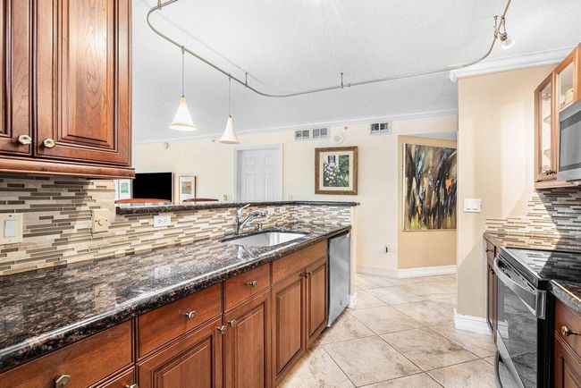 APT-201 - 3606 S Ocean Blvd, Condo with 3 bedrooms, 2 bathrooms and null parking in Highland Beach FL | Image 12
