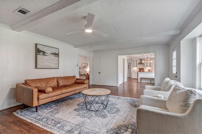 8018 Twining Oaks Ln, House other with 4 bedrooms, 3 bathrooms and 2 parking in Spring TX | Image 11
