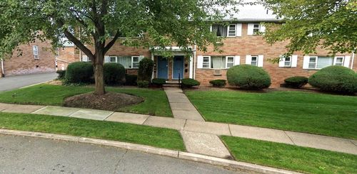 1-39-01 Dobrin Ct, Fair Lawn, NJ, 07410-4726 | Card Image