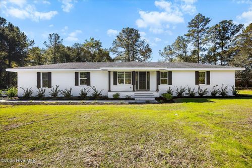 9329 Central Blvd Se, Winnabow, NC, 28479-5237 | Card Image