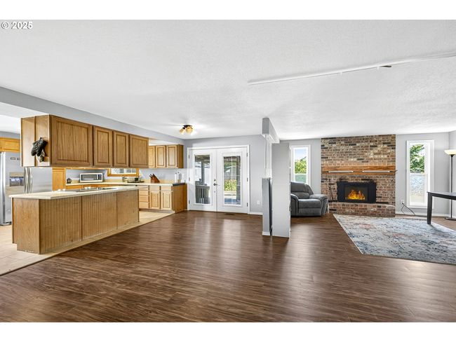 Kitchen/Living Room | Image 7