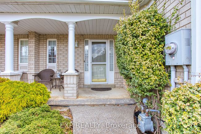 35 Stevenson St, House attached with 5 bedrooms, 3 bathrooms and 2 parking in Ancaster ON | Image 4