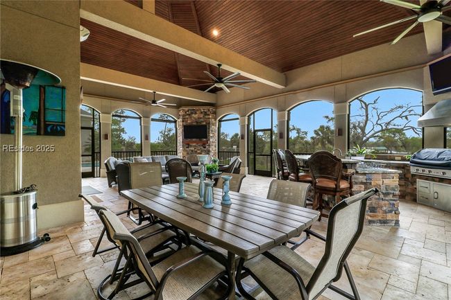 Covered lanai | Image 58