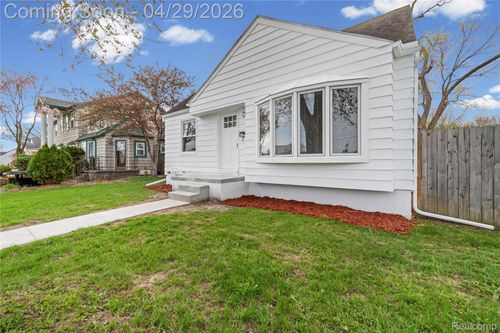 14593 Superior St, Southgate, MI, 48195-2551 | Card Image