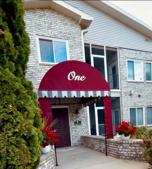 102-1 Cherokee Cir, Madison, WI, 53704-8487 | Card Image