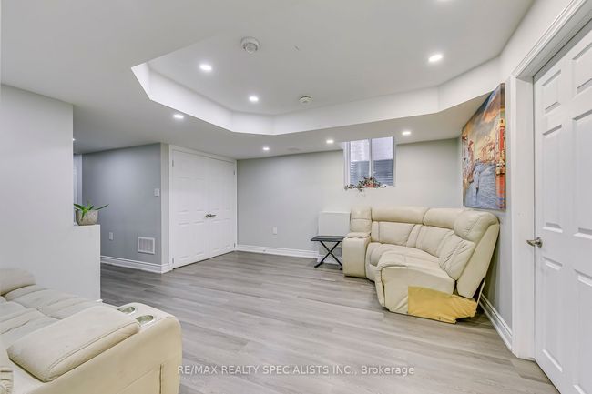 328 Valleyway Dr, House other with 8 bedrooms, 6 bathrooms and 4 parking in Brampton ON | Image 32