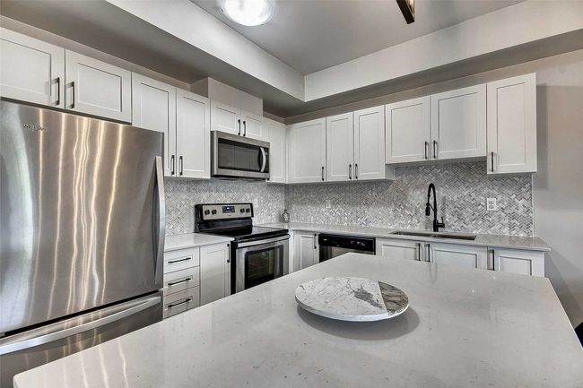 01 - 198 Pine Grove Rd, Condo with 2 bedrooms, 2 bathrooms and 2 parking in Vaughan ON | Image 17
