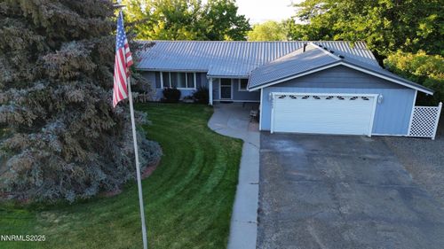 5045 Offenhauser Dr, Winnemucca, NV, 89445-3937 | Card Image
