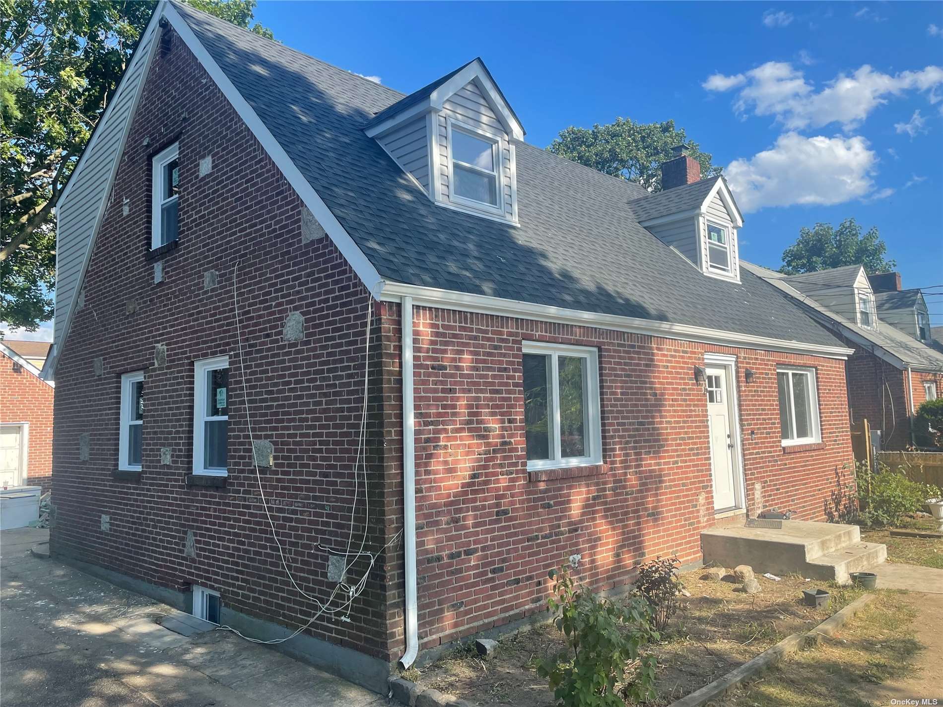 Brook St, Westbury, NY 11590