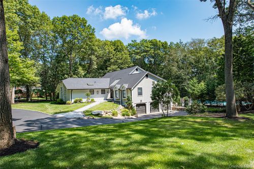 142 Landing Meadow Rd, Smithtown, NY, 11787-1126 | Card Image