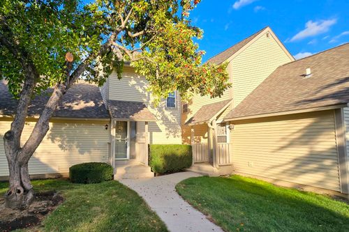 963 Taylor Dr, Gurnee, IL, 60031-3121 | Card Image