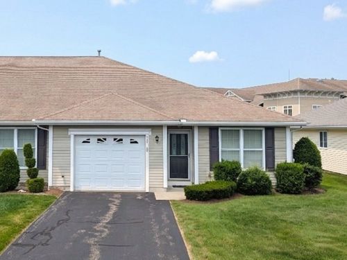 105 Village Green Cir, Coventry, RI, 02816-2810 | Card Image