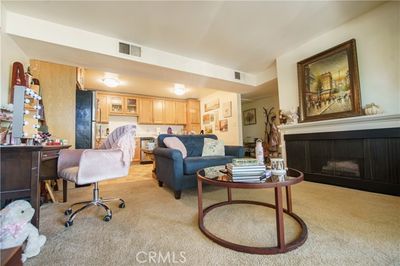 202 - Hesby Street, Condo with 1 bedrooms, 1 bathrooms and 1 parking in Sherman Oaks CA | Image 2