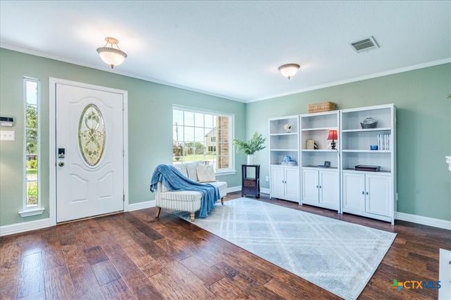 Huge living room | Image 6