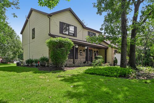 816 Bonnie Brae Ln, Bolingbrook, IL, 60440-1131 | Card Image