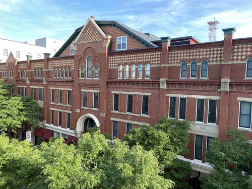 305-30 Hanover St, Manchester, NH, 03101-2238 | Card Image